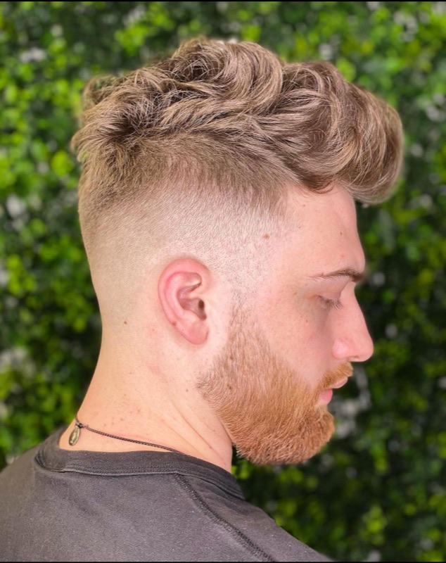 Fade cu textură sus, lucrare din salon