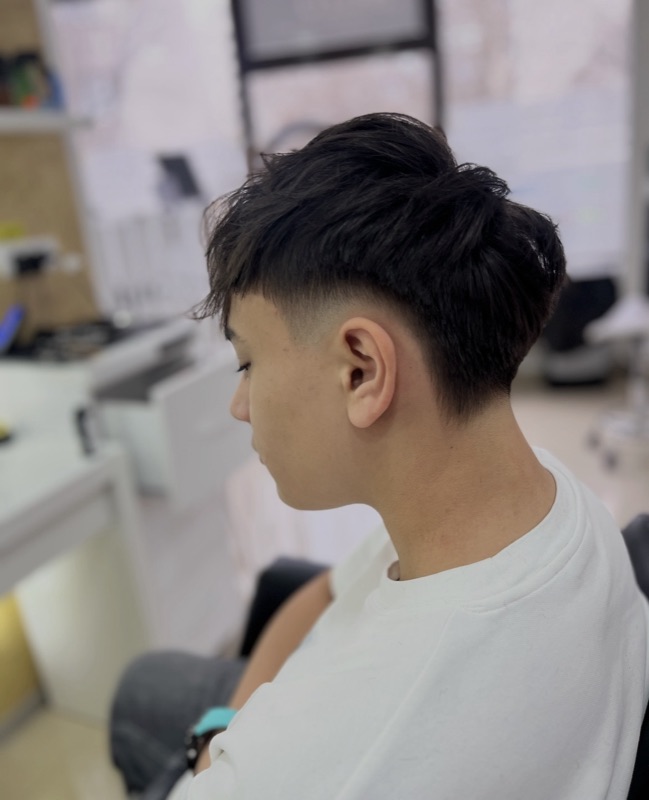 Tunsoare cu breton texturat, lucrare din salon